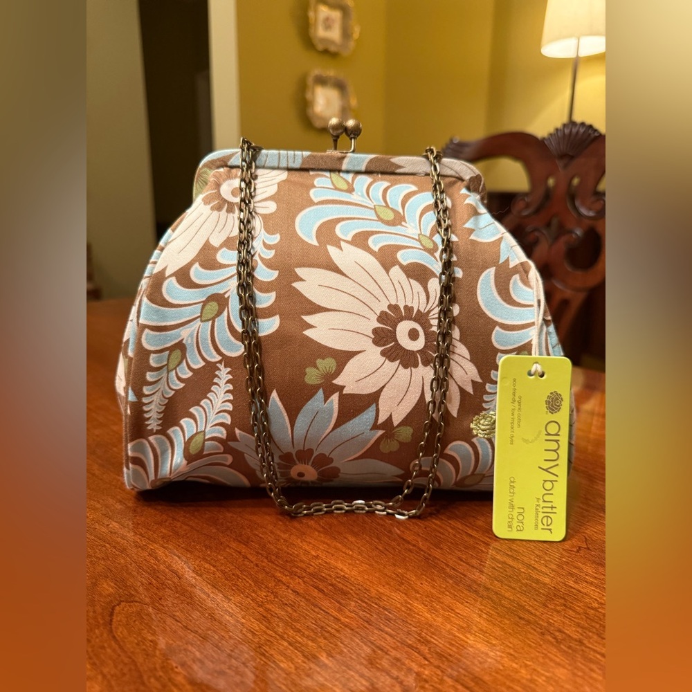 Amy Butler Nora Clutch